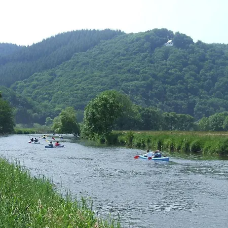 Relaxing Chalet In Dochamps With Swimming Pool And Terrace Alpesi faház